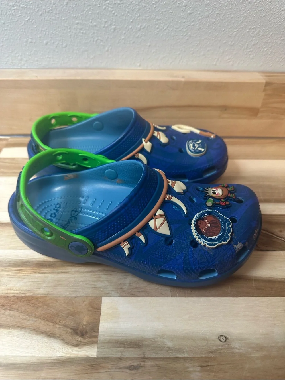 Crocs Disney Moana Maui new size 3